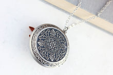 Load image into Gallery viewer, Fox Photo Locket Necklace