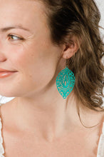 Load image into Gallery viewer, White Patina Filigree Earrings