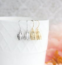 Load image into Gallery viewer, Little Bell Flower Earrings