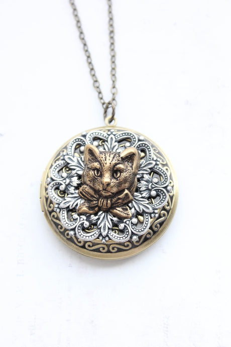 Cat locket necklace | Photo Locket