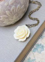 Load image into Gallery viewer, Cream Rose Necklace